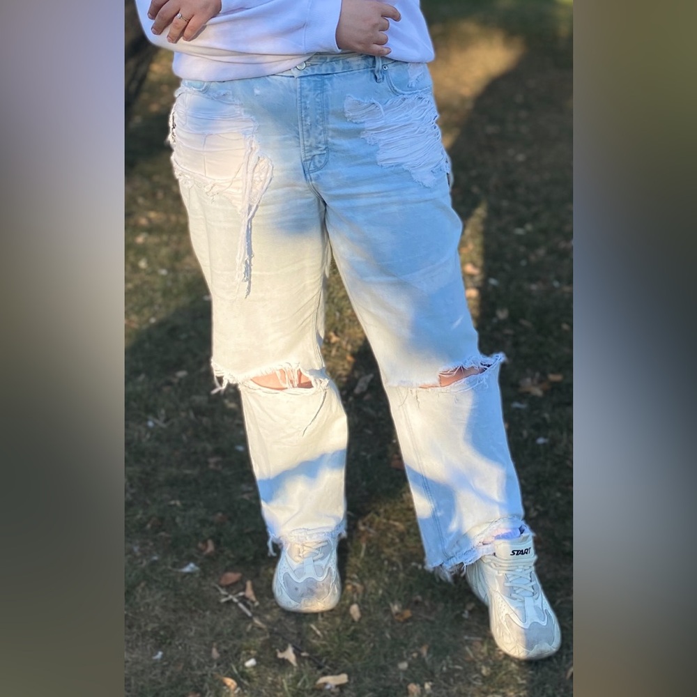 Good American Light Blue Distressed Women’s Jeans